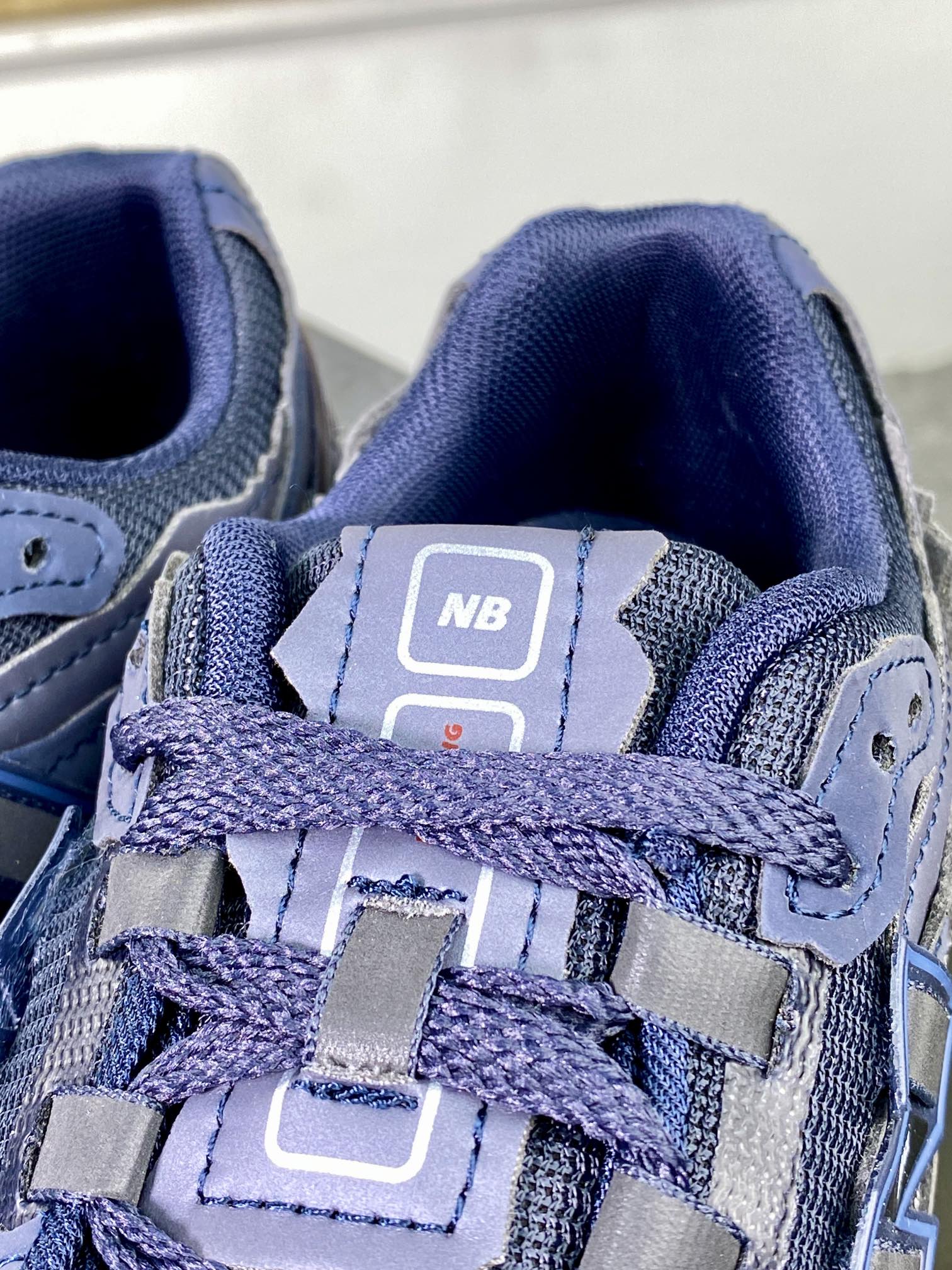 240 新百伦New Balance M1906R系列低帮复古老爹风休闲运动慢跑鞋“水泥灰黑反光提环”M1906DI