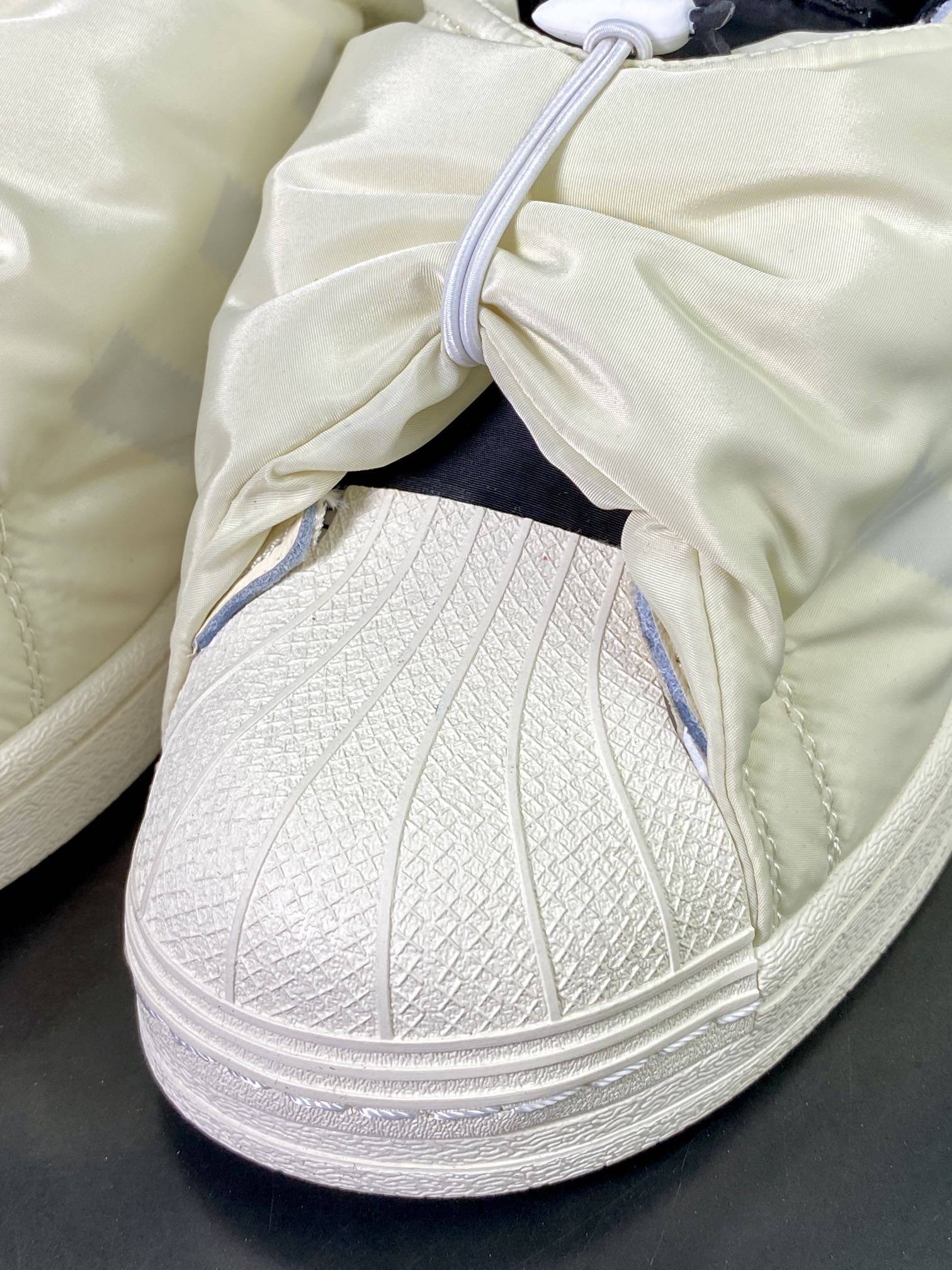 220 Melting Sadness x Adidas Originals Superstar”sweet dumplings”经典板鞋“联名米白黑汤圆”ID9474