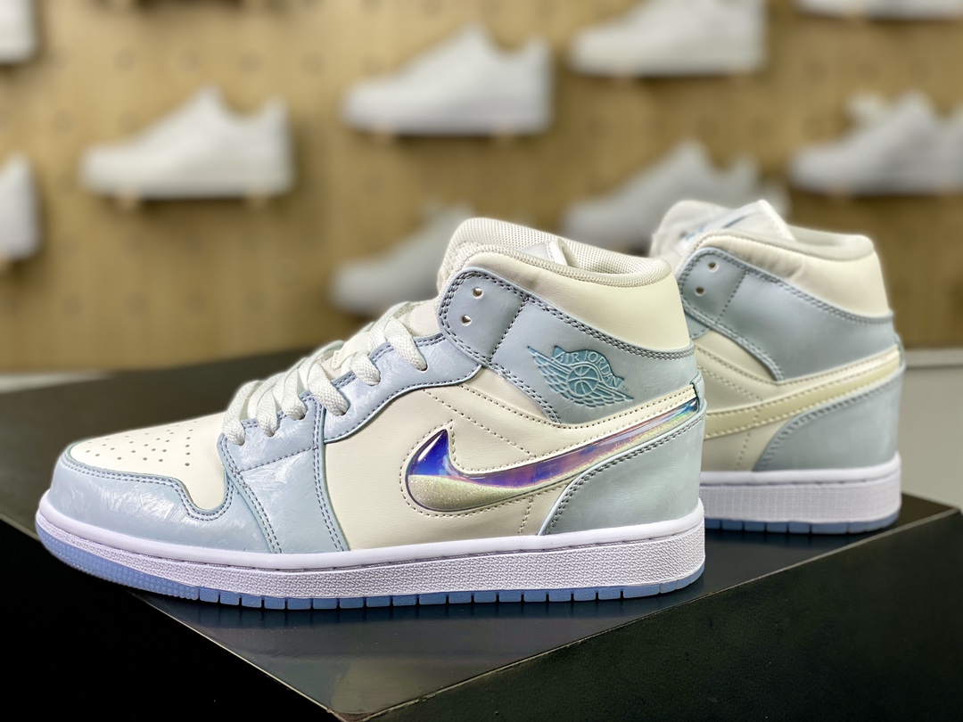 240 耐克Nike Wmns Air Jordan 1 Mid SE"Glitter Swoosh"AJ1乔丹一代篮球鞋“白蓝冰雪奇缘星空流沙”FQ9117-400