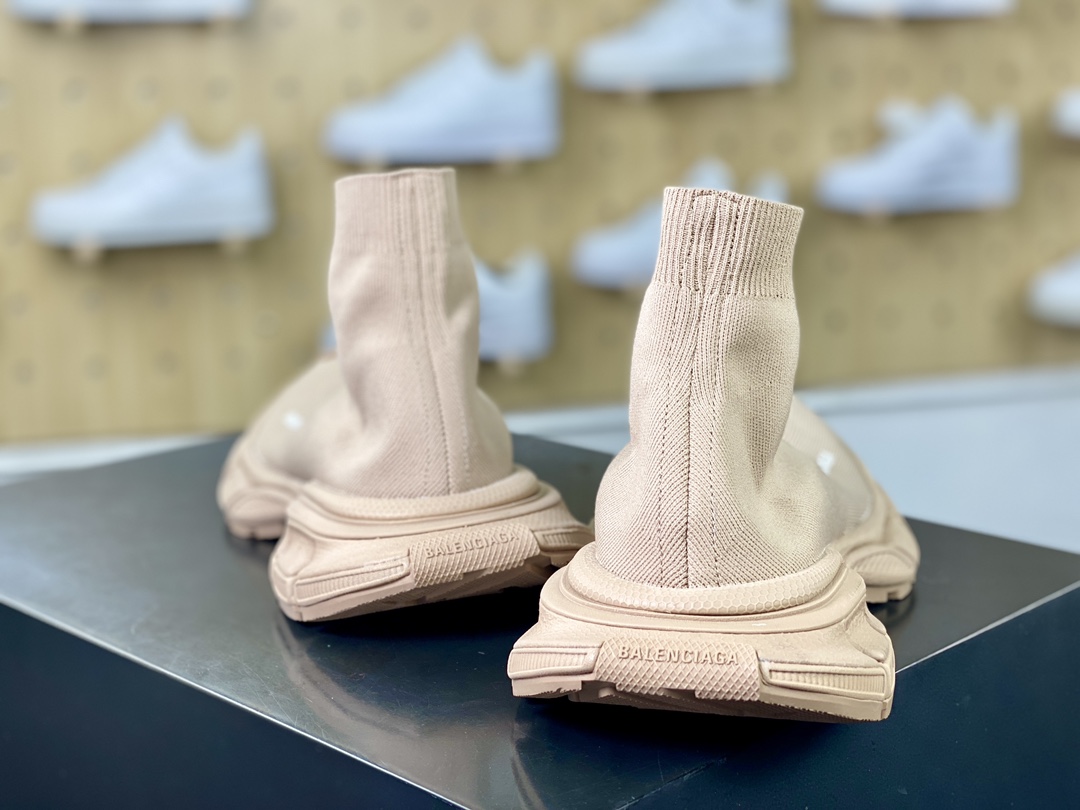 280 巴黎世家BALENCIAGA 3XL Sock Knit Sneaker 3XL针织系列中帮袜运动鞋“针织卡其白LOGO”758483 W2DG1 1090