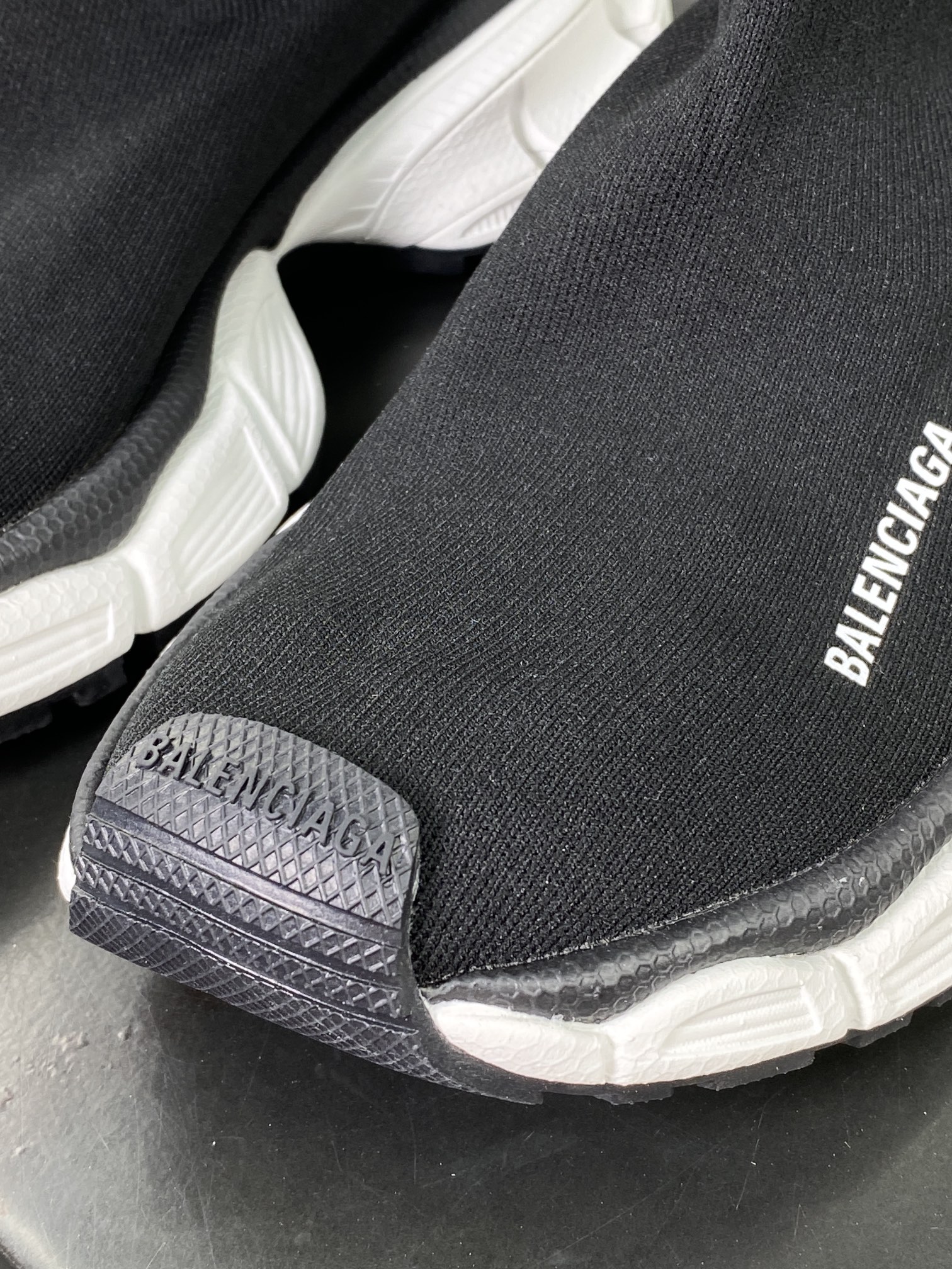 280 巴黎世家BALENCIAGA 3XL Sock Knit Sneaker 3XL针织系列中帮运动鞋“针织黑白LOGO”758483 W2DG1 1090