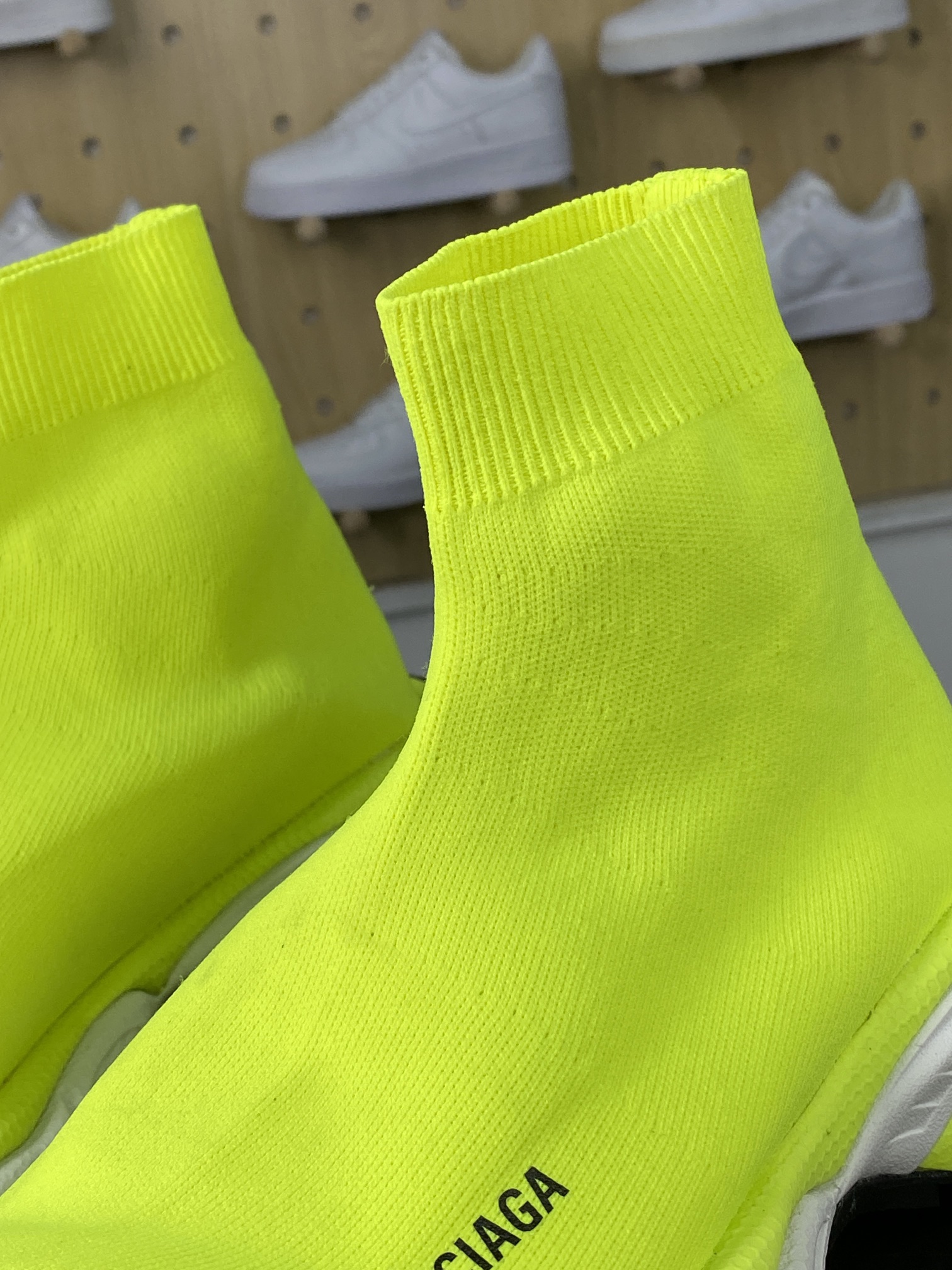 280 巴黎世家BALENCIAGA 3XL Sock Knit Sneaker 3XL针织系列中帮袜运动鞋“针织荧光黄黑LOGO”758483 W2DG1 7090