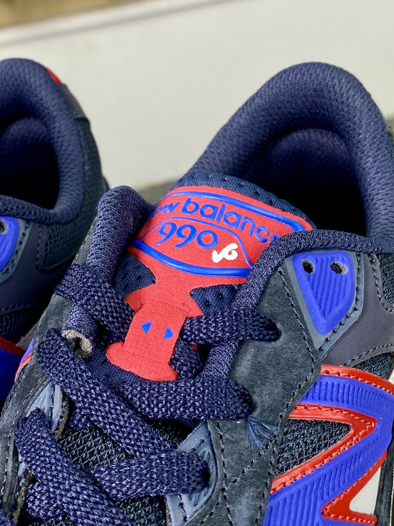 Kith x Madison Square Garden x NBNew Balance in USA M990V6 ”New York Rangers” Sixth Generation Series Running Shoes ”Jointly Branded Navy Blue and Red” U990KR6