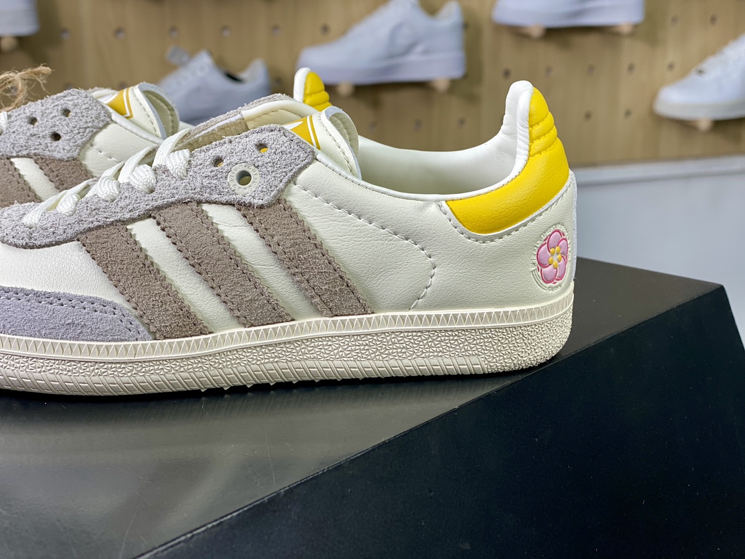 KITH x Adidas Gazelle Indoor Trainers low-top sneakers ”leather white light gray yellow tail” IE0169