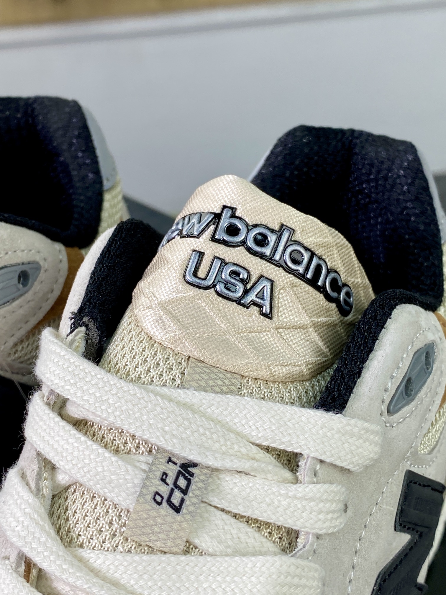 240 NB新百伦New Balance Made in USA M990V3"Beige Black"三代跑步鞋“米灰棕黑”M990GD3