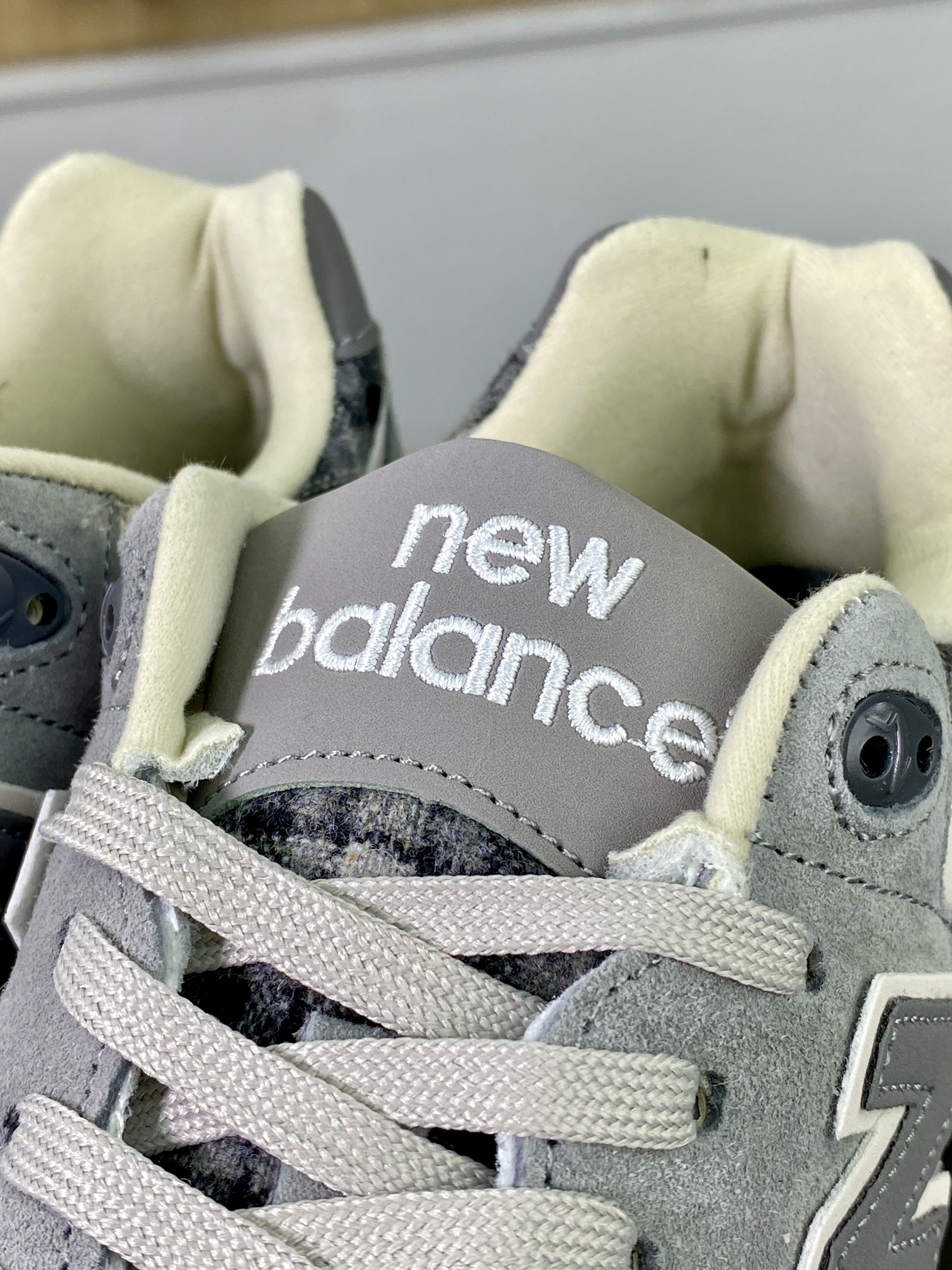 New Balance NB999 series classic retro all-match leisure sports jogging shoes ”cold gray Scottish black gray plaid” ML999AA