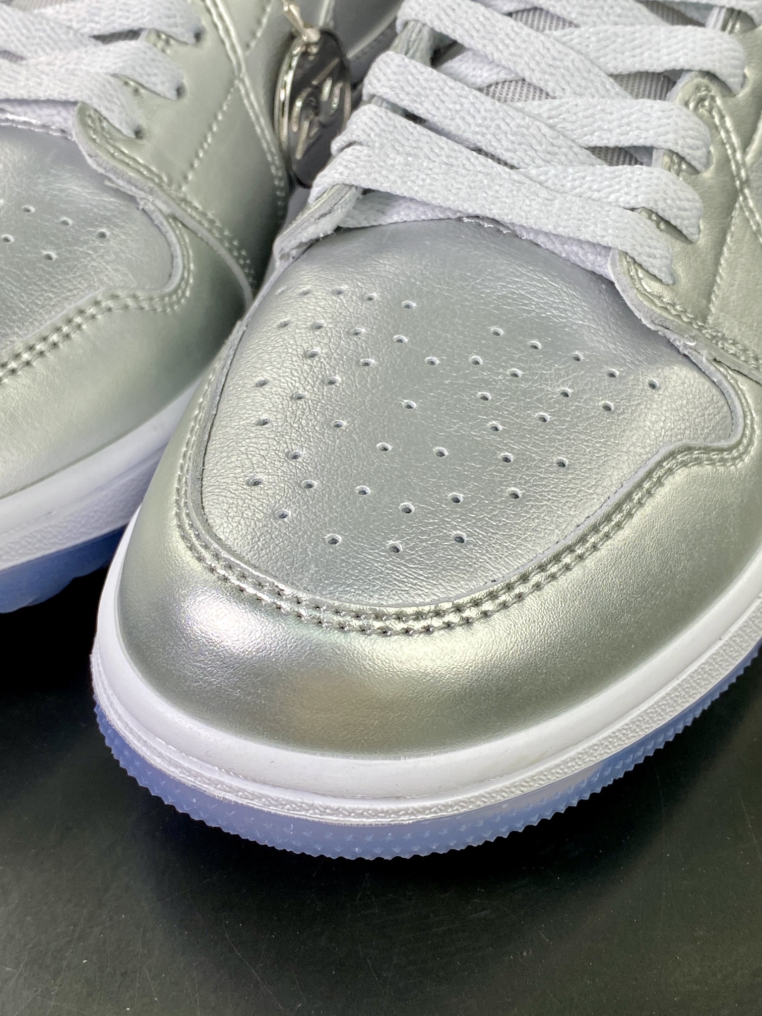 220 耐克Nike Air Jordan 1 Low Golf"Gift Giving"AJ1乔丹一代运动鞋“金属银高尔夫”FD6848-001