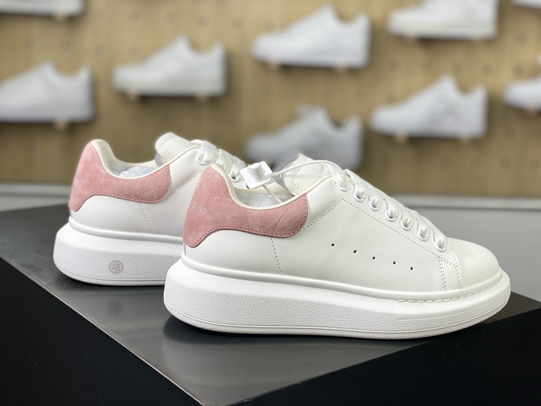 380 麦昆Alexander McQueen Oversized Sneakers 低帮时装厚底休闲运动小白板鞋“皮革白珊瑚粉麂皮尾”462214 WHGP7 9379