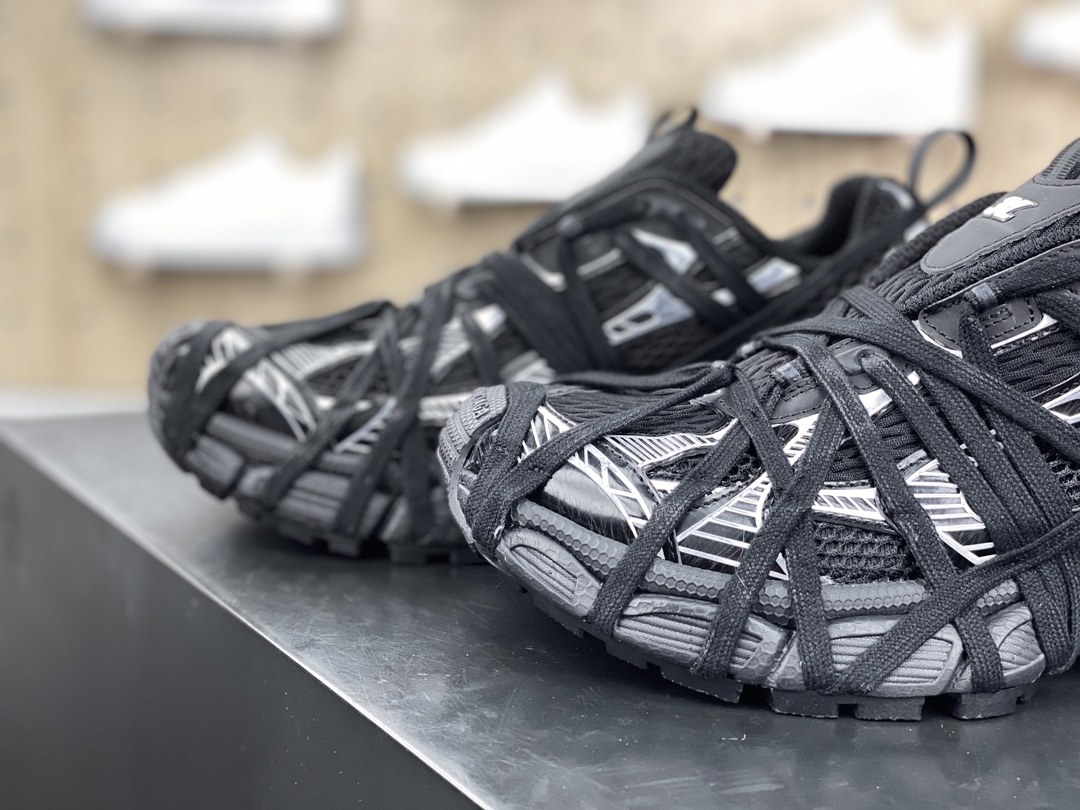 550 巴黎世家BALENCIAGA 3XL Sneakers 3+系列低帮复古阔型底姥爹跑鞋“网织绑带黑白做旧”734734 W3XL1 9000