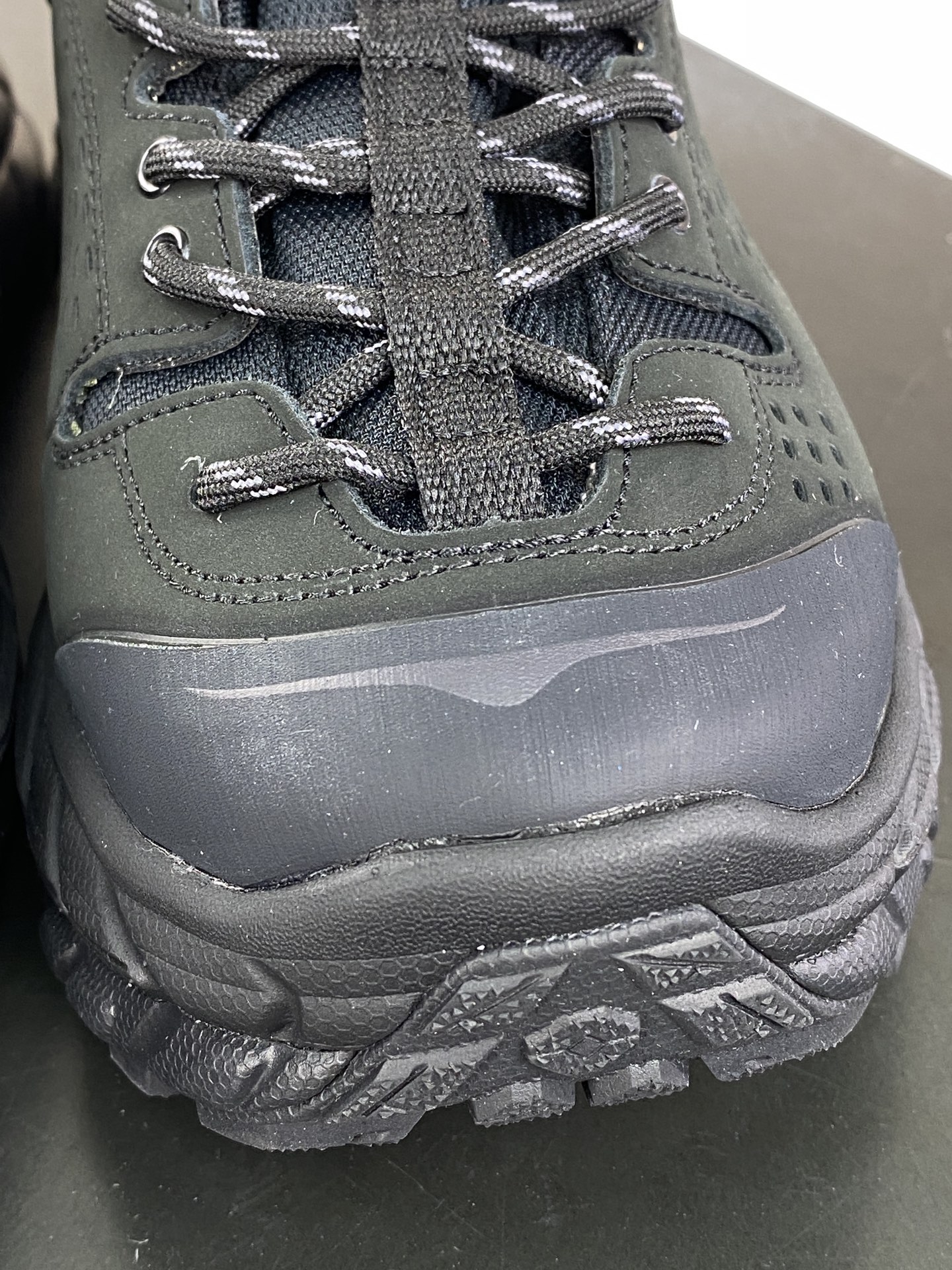 280 HOKA ONE ONE Tor Ultra Low Gore-Tex 托亚系运动鞋“磨砂全黑黄”1130310/BBLC