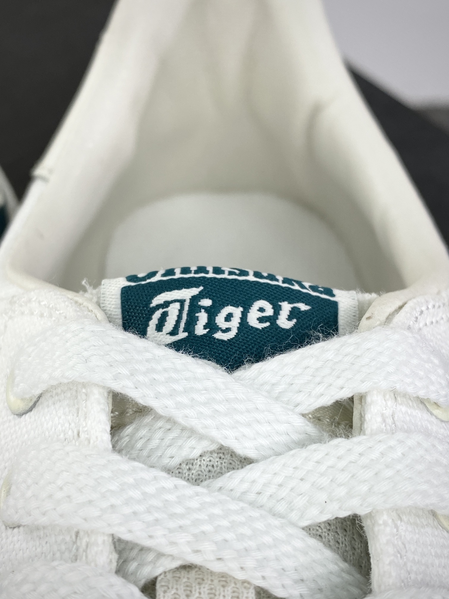 150 日产经典老牌-鬼塚虎/Onitsuka Tiger Tokuten 得分系列低帮板鞋“皮革白深绿”1183C086-250