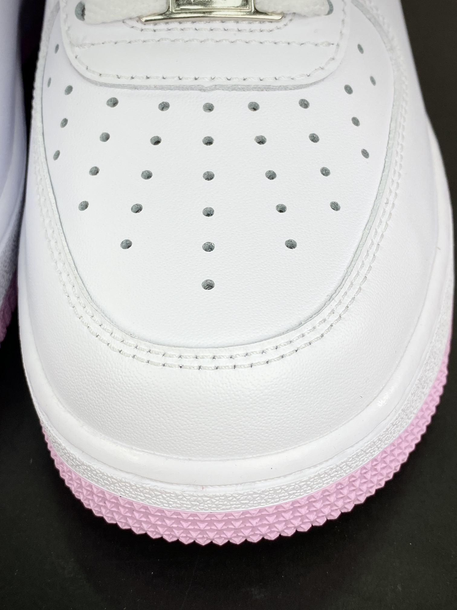 200 耐克Nike Air Force 1’07 Low"Bubblegum"空军一号系列板鞋“白泡泡糖浅粉钩子”FJ4146-101