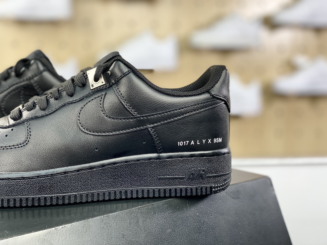 220 Nike Air Force 1 Low SP”Triple Black”空军一号板鞋“联名皮革全黑”FJ4908-001