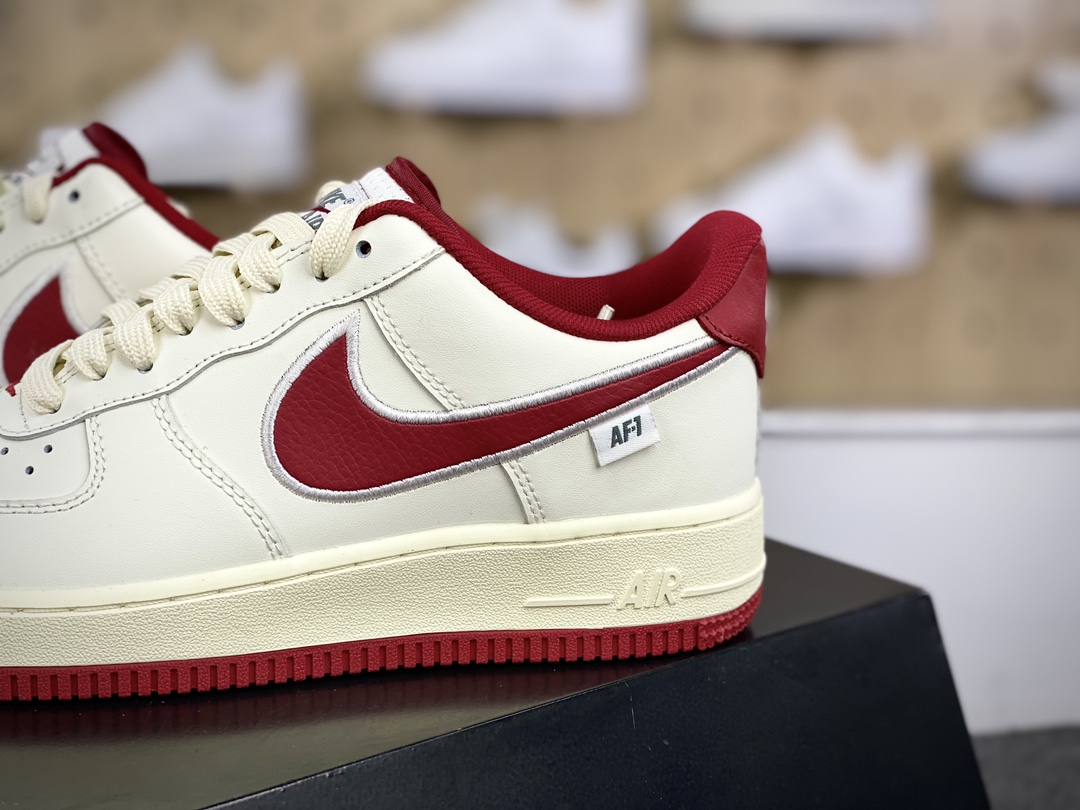 200 耐克Nike Air Force 1’07 Low”White University Red”空军一号板鞋“皮革白大学红电绣钩子”FV0392-101