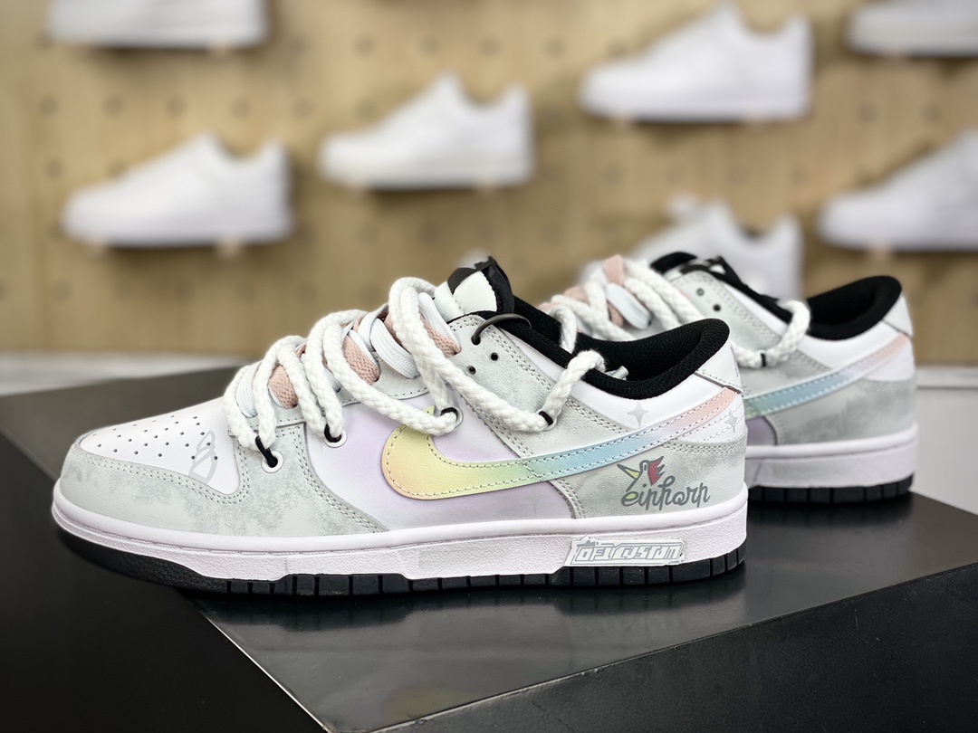 300 耐克Nike SB Dunk Low Lot”Starry Dawn”扣篮系列低帮休闲板鞋“白灰达芬奇星黎闪翼绑绳”CW1590-100