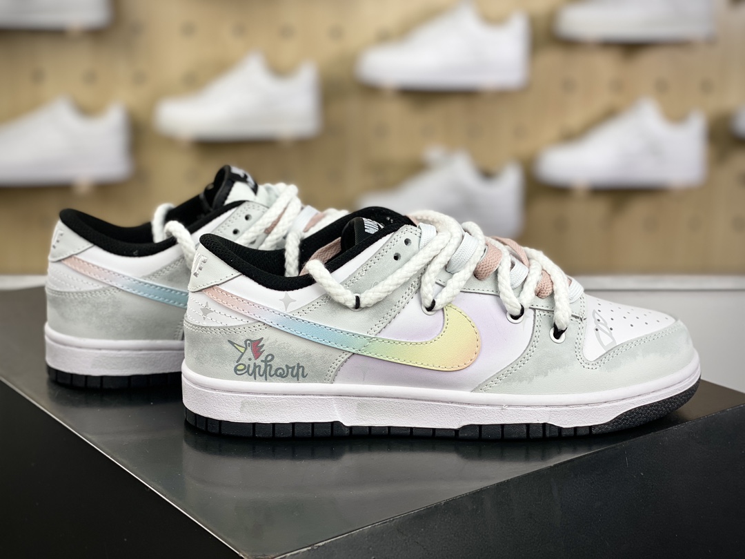 300 耐克Nike SB Dunk Low Lot”Starry Dawn”扣篮系列低帮休闲板鞋“白灰达芬奇星黎闪翼绑绳”CW1590-100