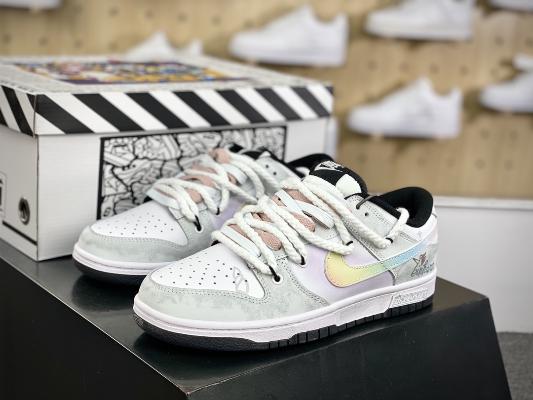 300 耐克Nike SB Dunk Low Lot”Starry Dawn”扣篮系列低帮休闲板鞋“白灰达芬奇星黎闪翼绑绳”CW1590-100