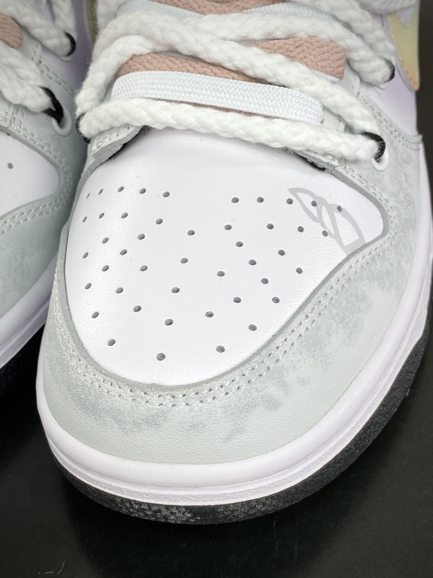 300 耐克Nike SB Dunk Low Lot”Starry Dawn”扣篮系列低帮休闲板鞋“白灰达芬奇星黎闪翼绑绳”CW1590-100