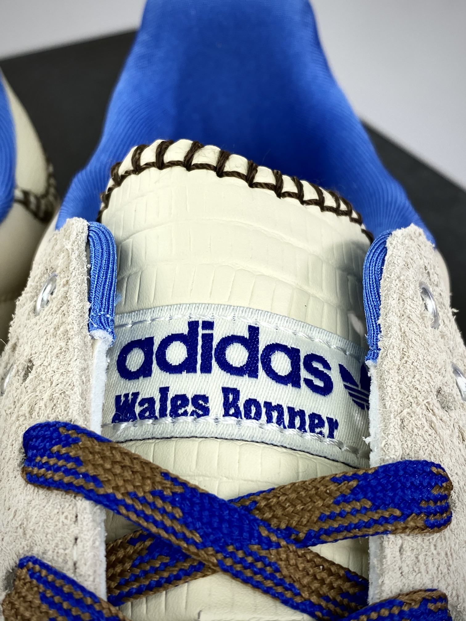 200 Wales Bonner x Adidas Originals Samba Classic”White/Royal Blue/Gum”桑巴舞板鞋“联名米白皇家蓝生胶底”IH7756