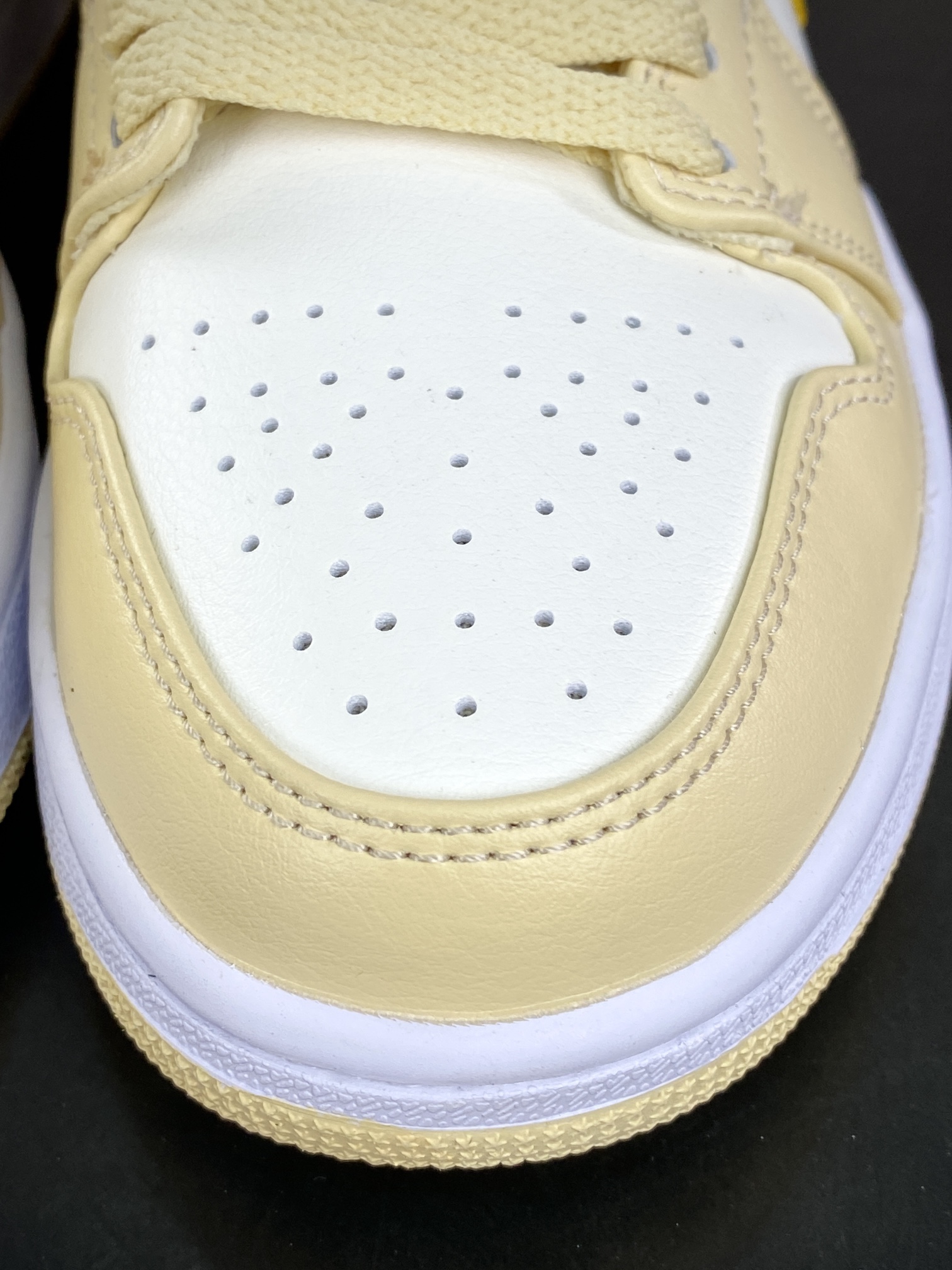 200 耐克Nike Wmns Air Jordan 1 Low GS”Team Gold”AJ1乔丹一代篮球鞋“皮革米黄”DC0774-170