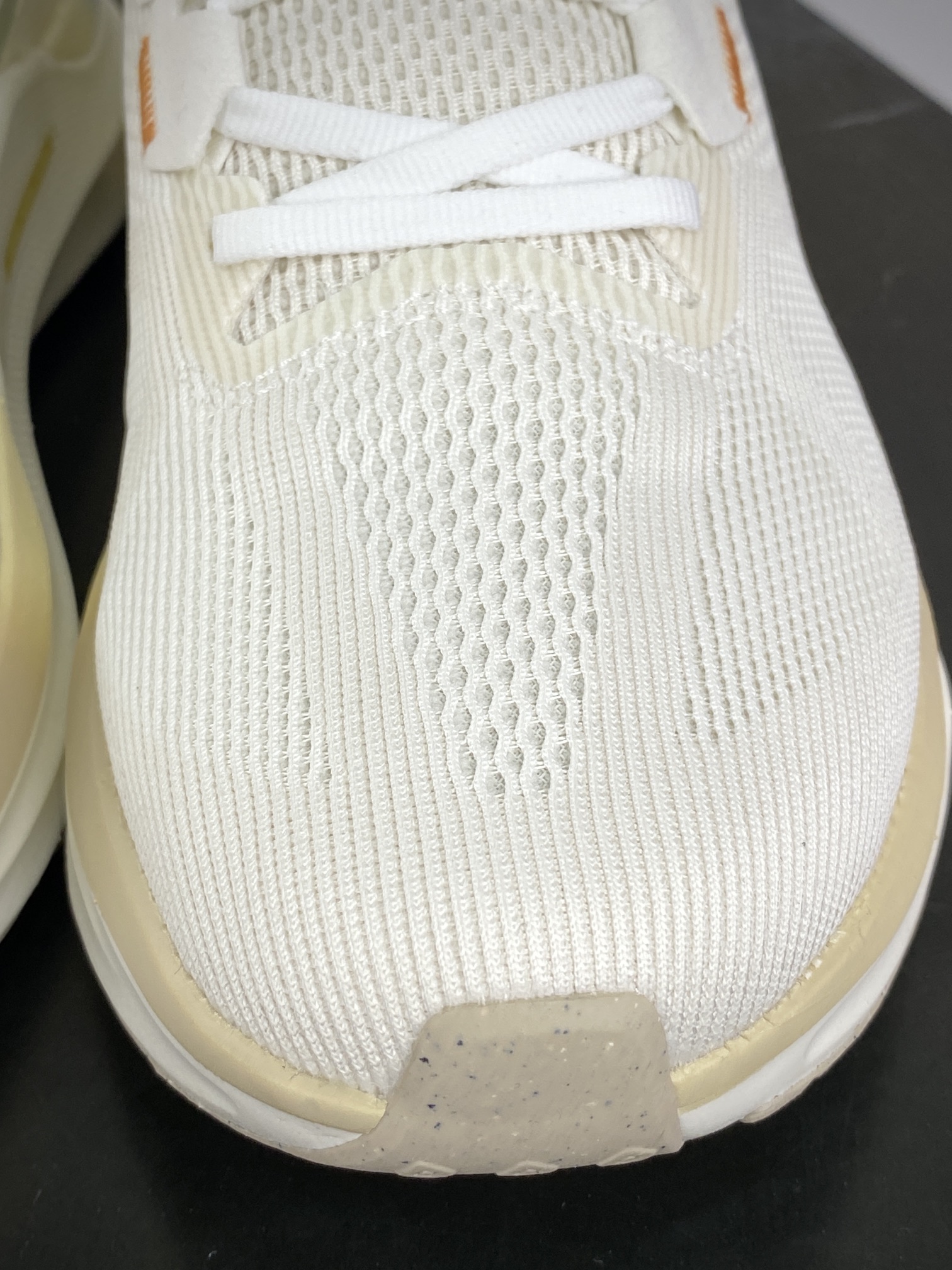 200 耐克Nike Air Zoom Structure 25 SE"Sail Buff Gold"25代跑步鞋“帆白金”FV3635-171