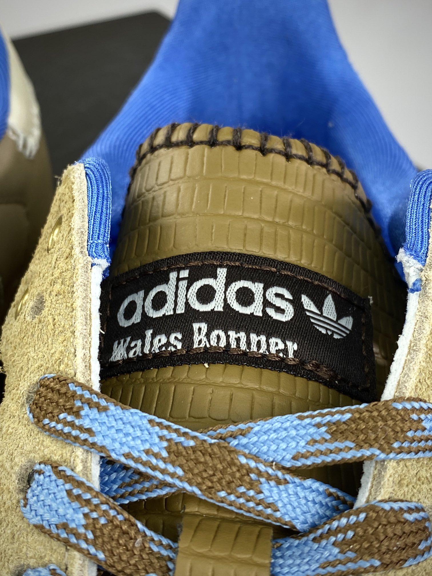 200 Wales Bonner x Adidas Originals Samba Classic”Tan/White/Gum”桑巴舞板鞋“联名奶茶黄奶白蓝生胶底”IH3261