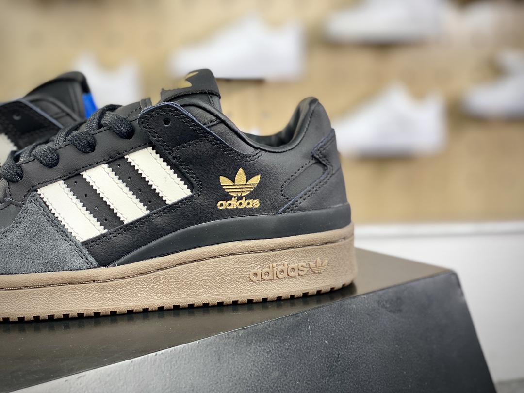 240 Adidas Originals Forum 84 Low 罗马系列低帮板鞋“炭黑白焦糖底”IG3770