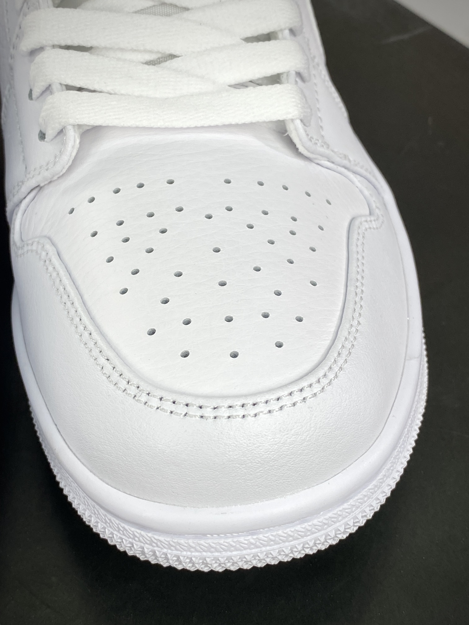 220 耐克Nike Air Jordan 1 Low"Triple White"AJ1乔丹一代低帮篮球鞋“全白”553558-111