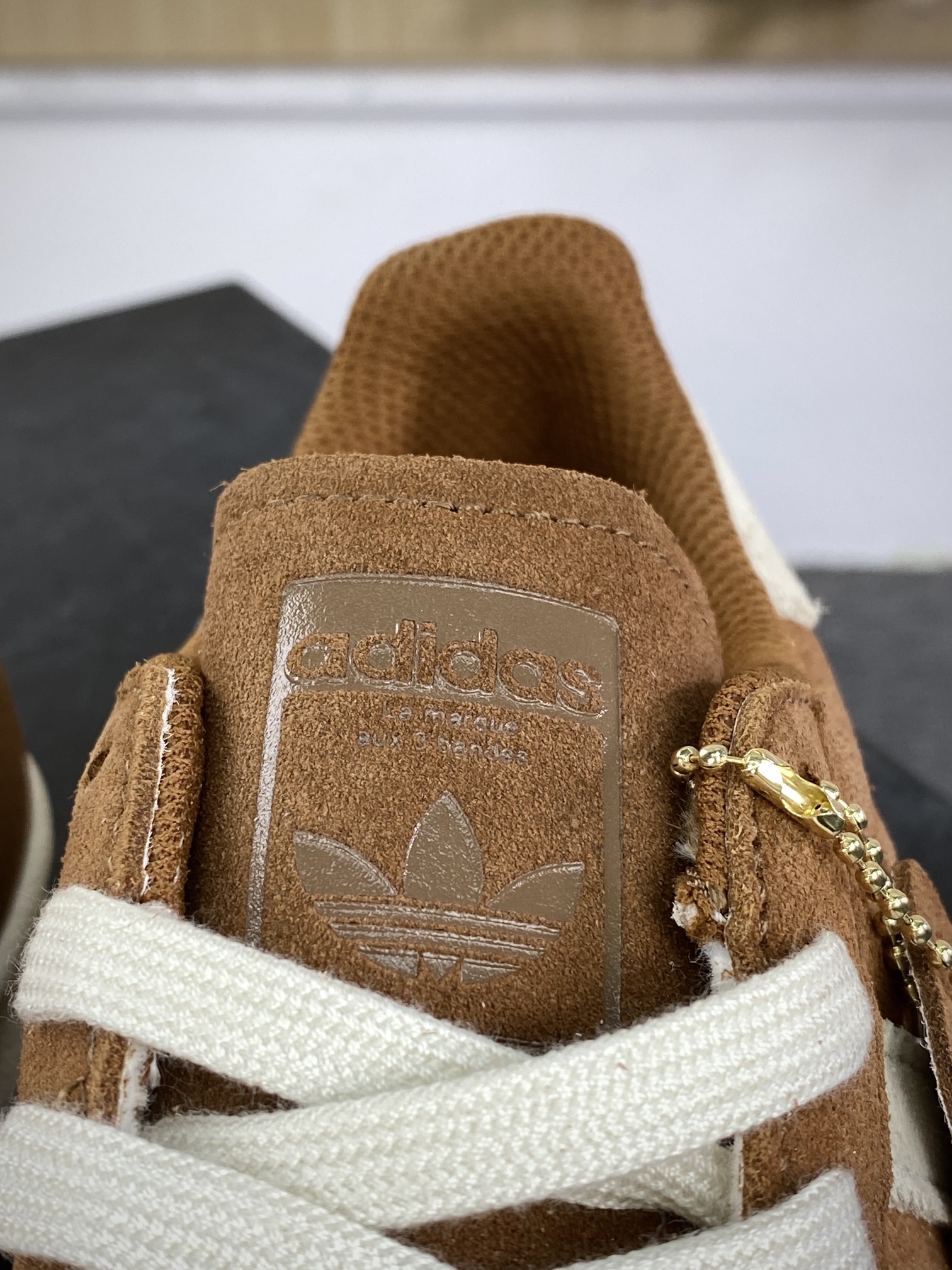 200 三叶草Adidas Originals Superstar”Brown Desert”经典贝壳头板鞋“翻毛摩卡棕米白”IG3048