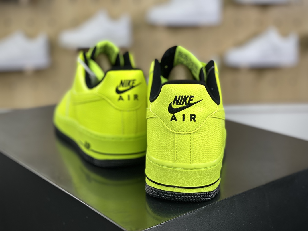 200 Nike Air Force 1’07 Low"Volt/Black/Volt"空军一号系列经典板鞋“皮革荧光绿黑”488298-703