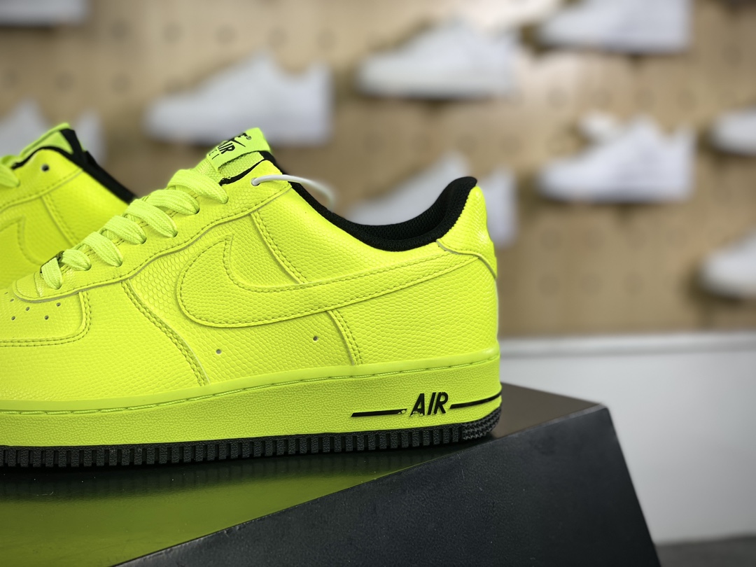 200 Nike Air Force 1’07 Low"Volt/Black/Volt"空军一号系列经典板鞋“皮革荧光绿黑”488298-703