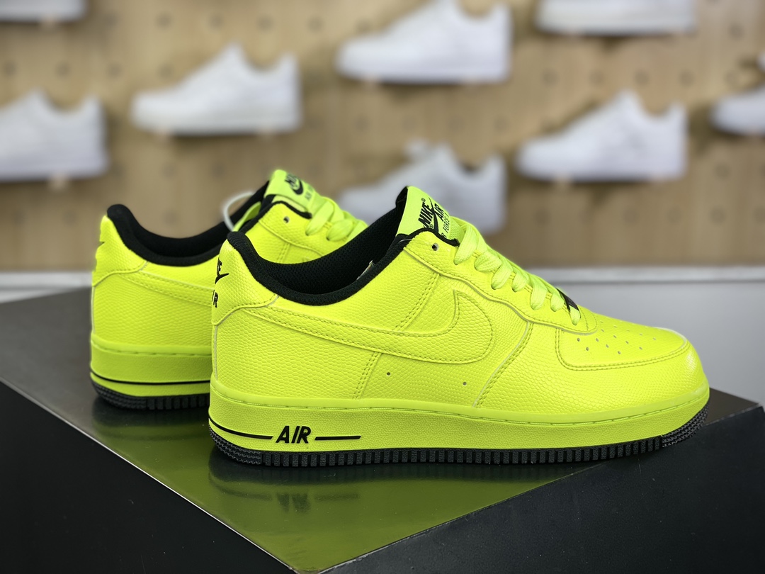 200 Nike Air Force 1’07 Low"Volt/Black/Volt"空军一号系列经典板鞋“皮革荧光绿黑”488298-703