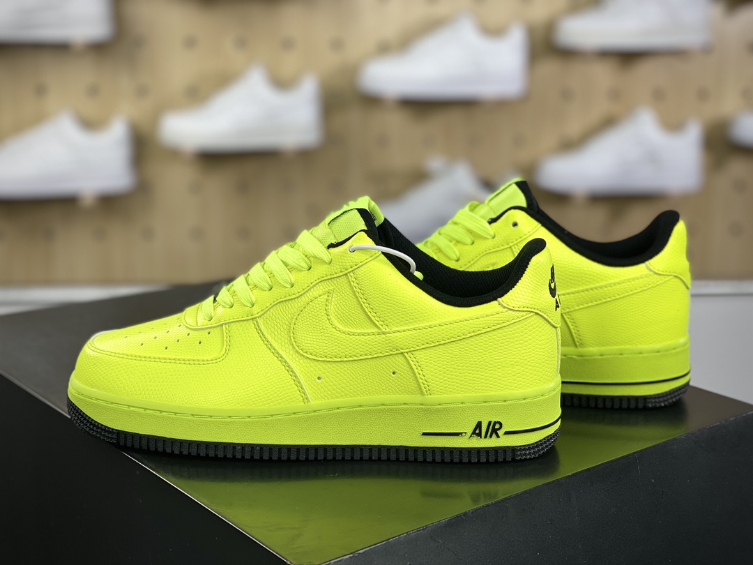 200 Nike Air Force 1’07 Low"Volt/Black/Volt"空军一号系列经典板鞋“皮革荧光绿黑”488298-703