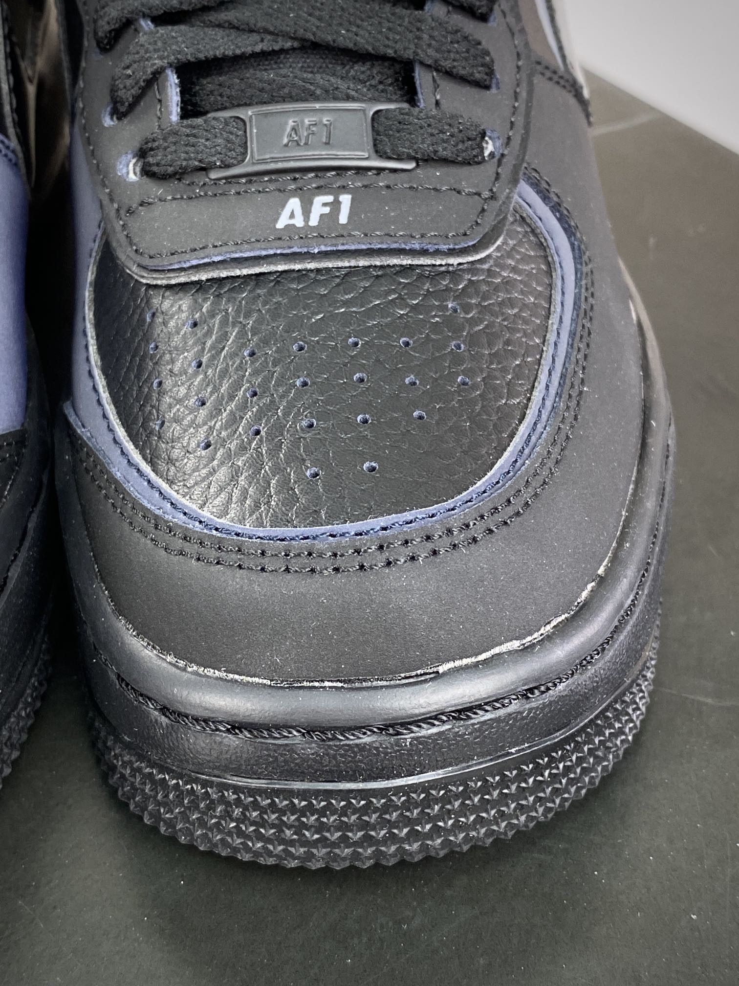 200 耐克Nike WMNS Air Force 1 Shadow"Triple Black"空军一号轻量板鞋“皮革全黑武士”FB7582-001