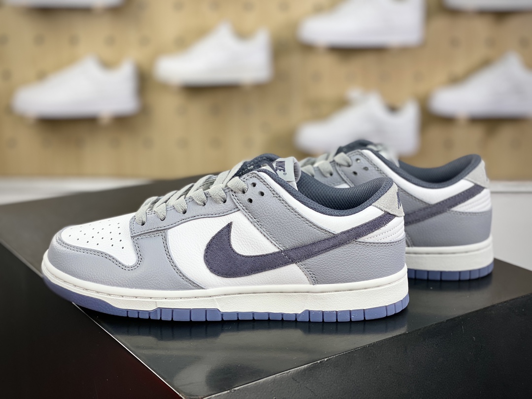 240 耐克Nike SB Dunk Low SE"Light Carbon"扣篮系列低帮板鞋“雾霾蓝灰麂皮”FJ4188-100