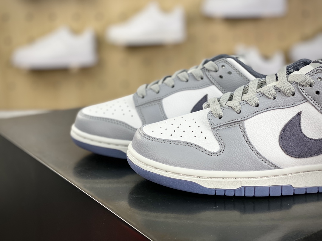 240 耐克Nike SB Dunk Low SE"Light Carbon"扣篮系列低帮板鞋“雾霾蓝灰麂皮”FJ4188-100