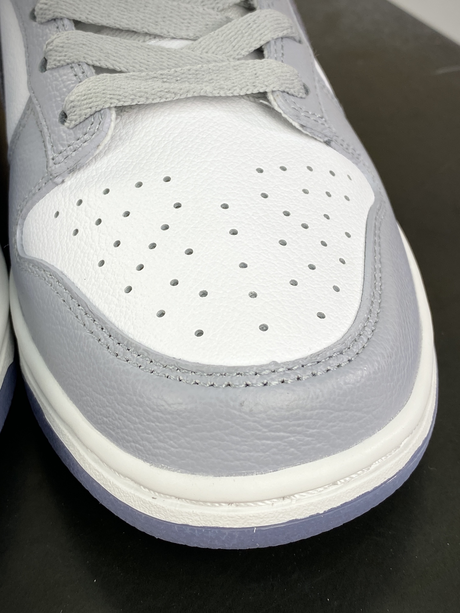 240 耐克Nike SB Dunk Low SE"Light Carbon"扣篮系列低帮板鞋“雾霾蓝灰麂皮”FJ4188-100