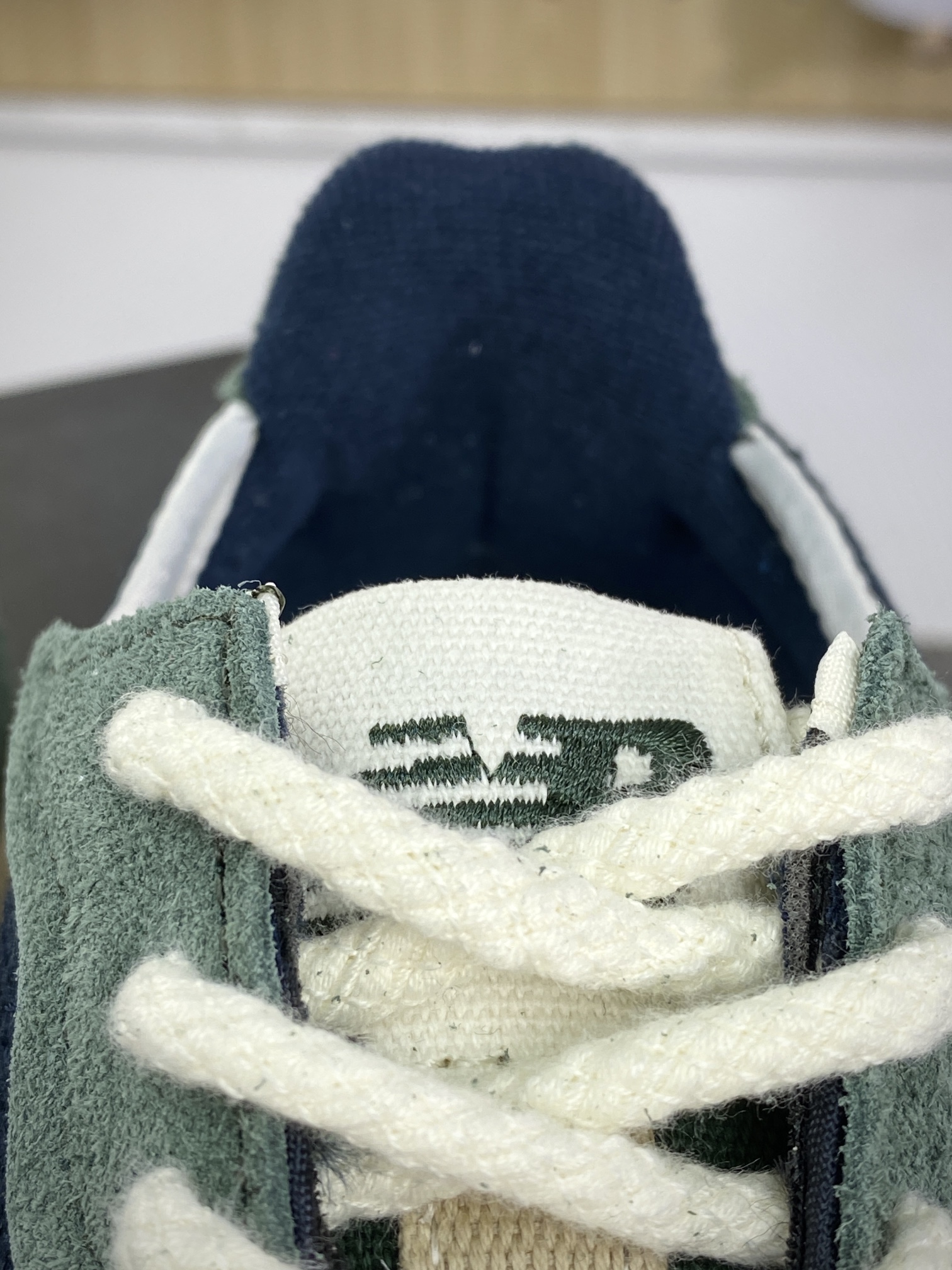 160 NB新百伦New Balance 327系列低帮复古休闲运动慢跑鞋“墨绿午夜蓝白”U327WVD