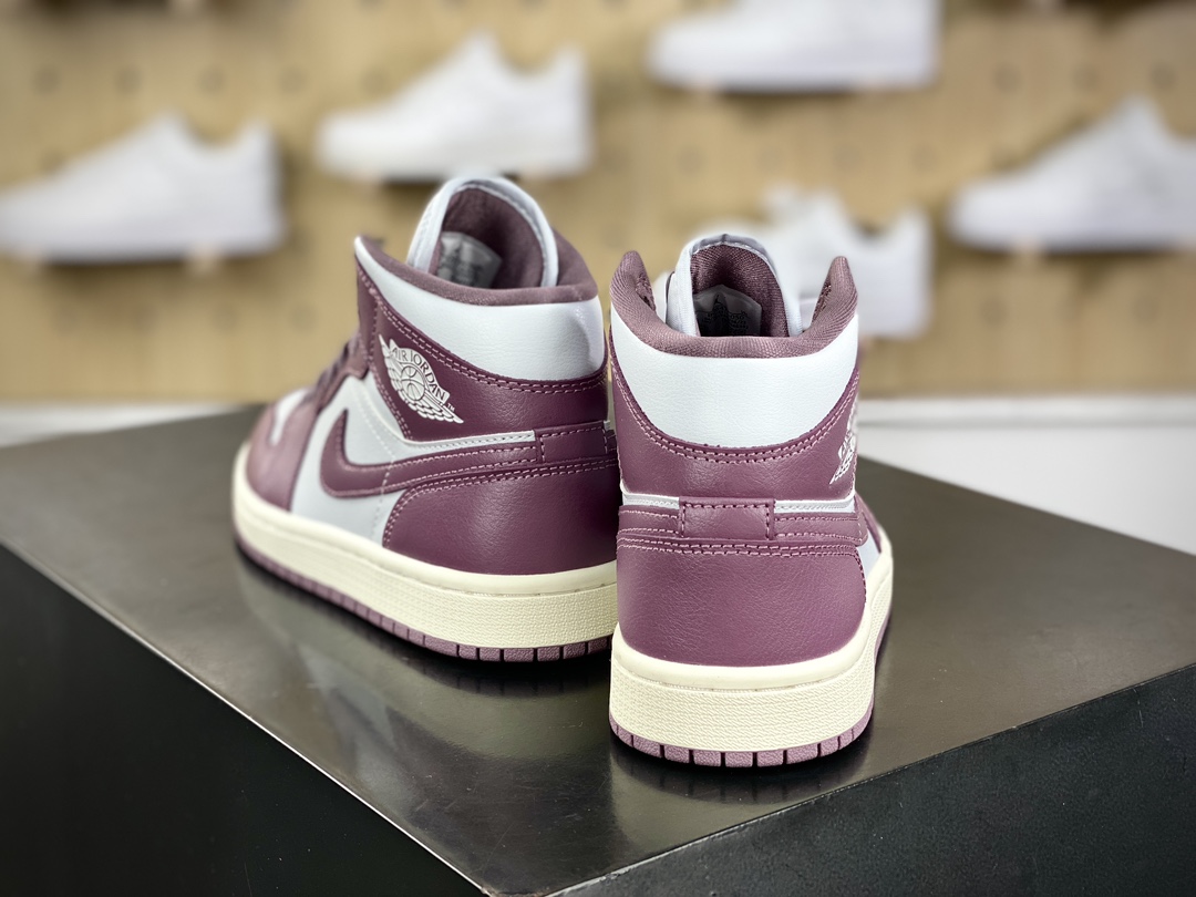 240  Air Jordan AJ1 Mid 中帮 白紫红BQ6472-050