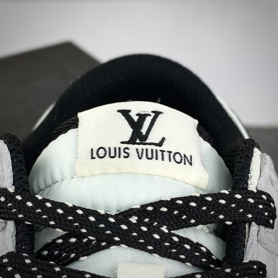 280 Louis Vuitton x Reigning Champ x Nike SB Dunk Low”Wolf Grey/Black/LV Monogram”扣篮板鞋“卫冕冠军狼灰黑LV老花”CR8033-501