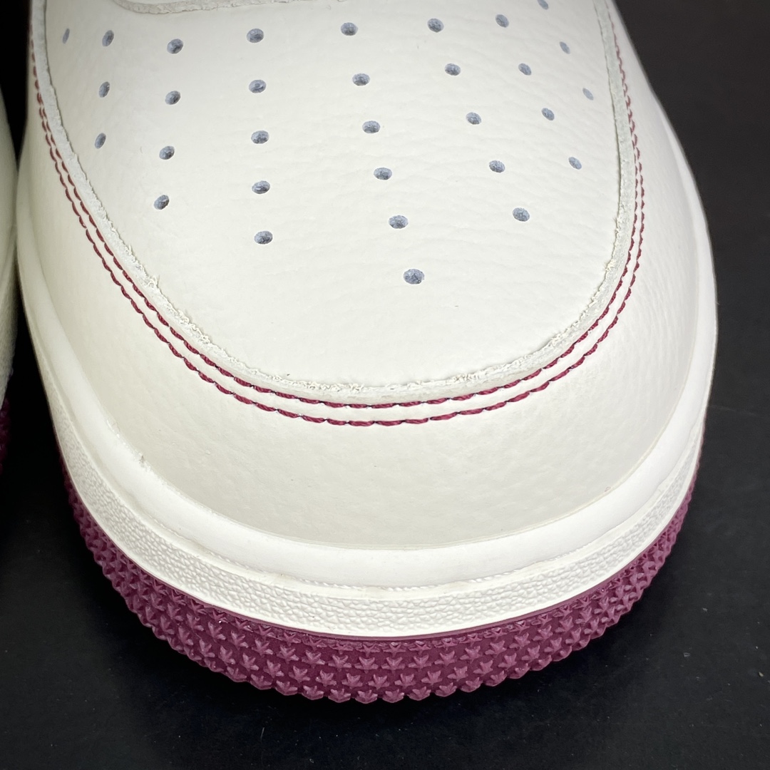 240 UNDEFEATED x Nike Air Force 1′07 Low”Beige/Wine Red”空军一号板鞋“皮革五杠米白酒红钩子”UN2395-523