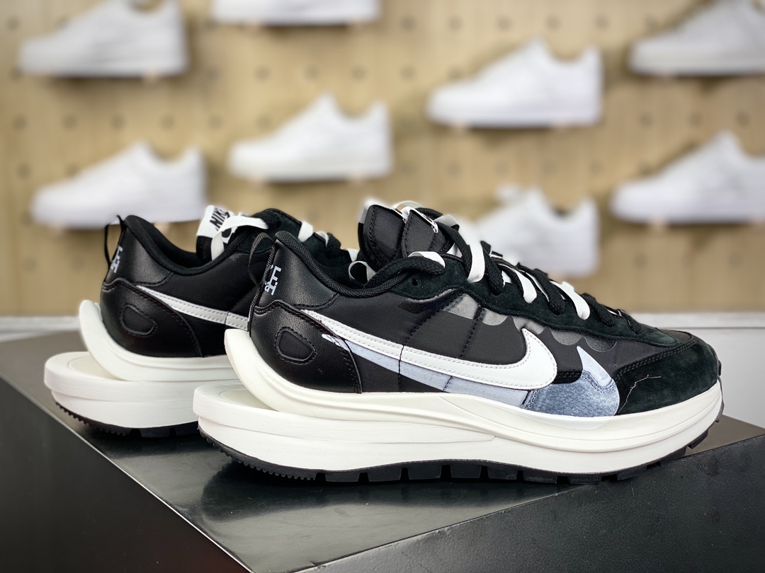 240 Sacai x Nike VaporWaffle 3.0”Black/White/Panda”系列慢跑鞋“厚布黑白熊猫重叠双钩子”DD1875-011