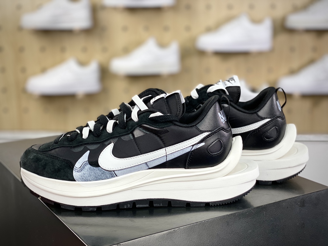 240 Sacai x Nike VaporWaffle 3.0”Black/White/Panda”系列慢跑鞋“厚布黑白熊猫重叠双钩子”DD1875-011