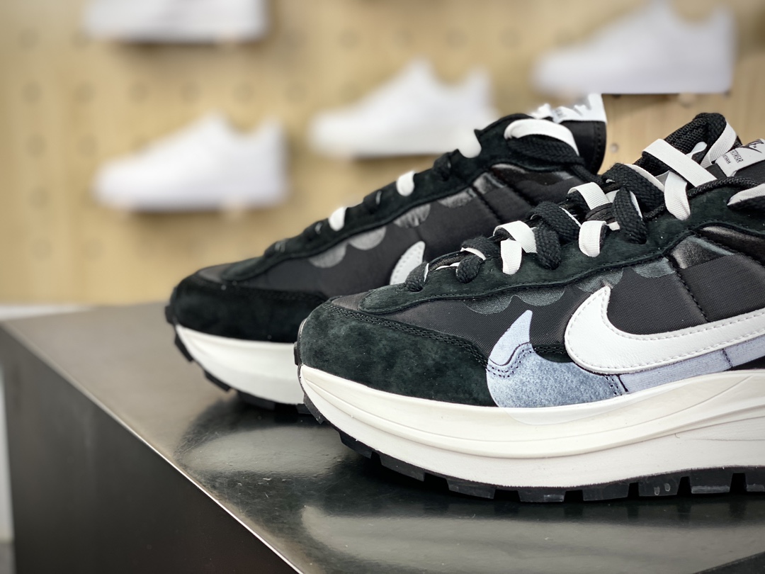 240 Sacai x Nike VaporWaffle 3.0”Black/White/Panda”系列慢跑鞋“厚布黑白熊猫重叠双钩子”DD1875-011