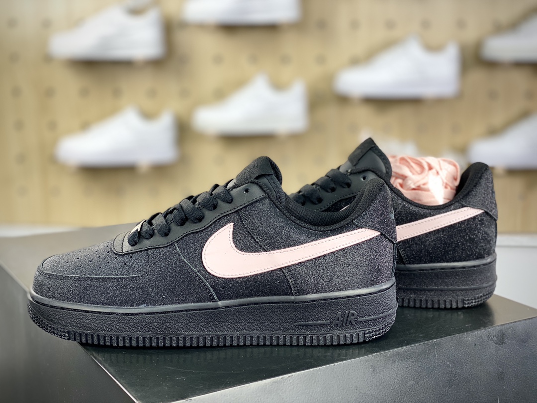 260 耐克Nike Air Force 1'07 Low”Black/Pink Swan”空军一号低帮板鞋“黑淡粉天鹅满天星”CW2288-013