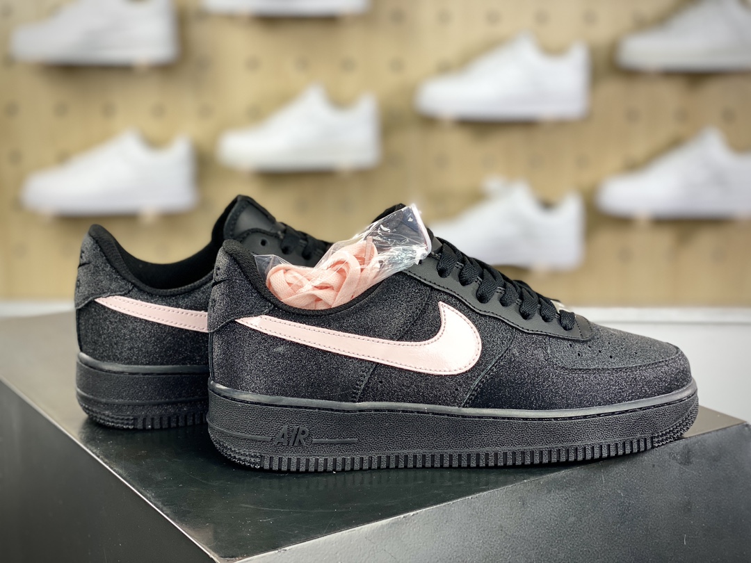 260 耐克Nike Air Force 1'07 Low”Black/Pink Swan”空军一号低帮板鞋“黑淡粉天鹅满天星”CW2288-013