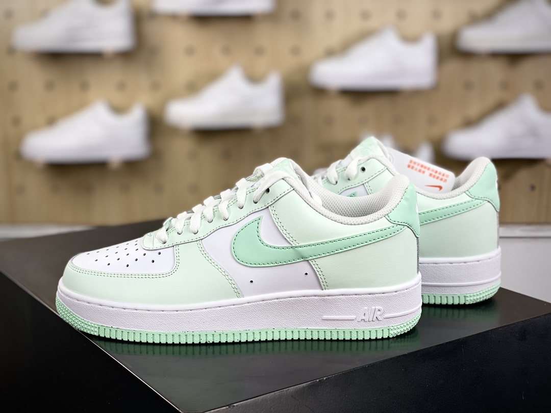 200 耐克Nike Air Force 1’07 Low”Barely Green/Mint Foam”空军一号系列板鞋“皮革浅绿薄荷绿”FZ4123-394