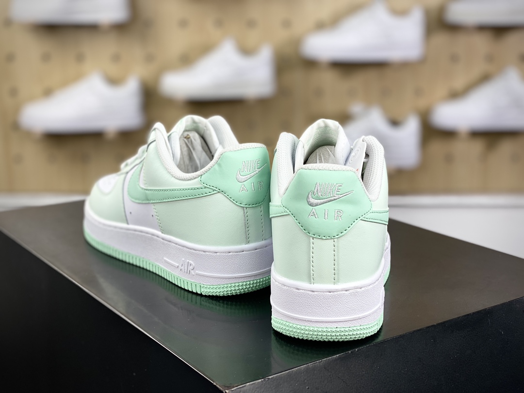 200 耐克Nike Air Force 1’07 Low”Barely Green/Mint Foam”空军一号系列板鞋“皮革浅绿薄荷绿”FZ4123-394