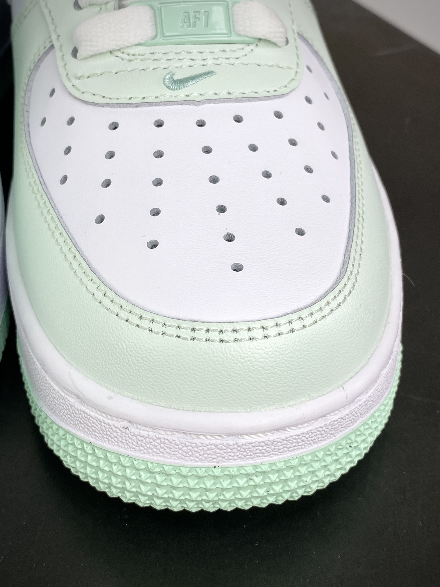 200 耐克Nike Air Force 1’07 Low”Barely Green/Mint Foam”空军一号系列板鞋“皮革浅绿薄荷绿”FZ4123-394