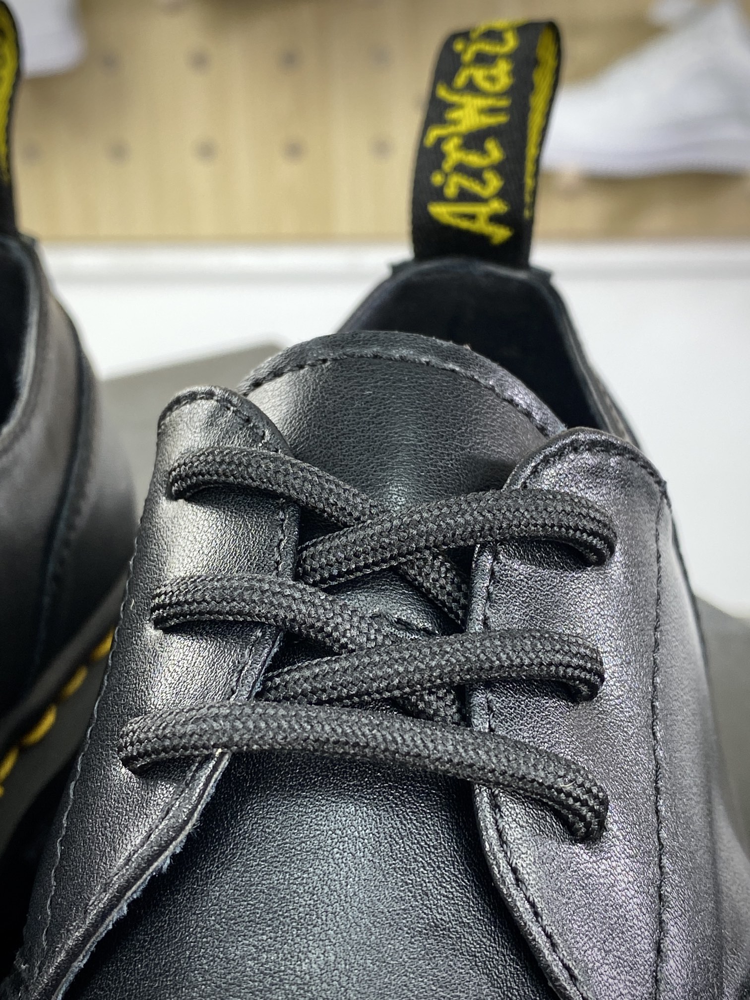 200 Dr. Martens Audrick Nappa Leather Platform Shoes 奥德里克系列马丁靴“皮革黑黄”P27147001